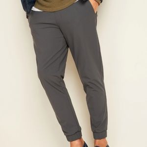 NWOT Men's Go Dry Cool Hybrid Jogger Pants
